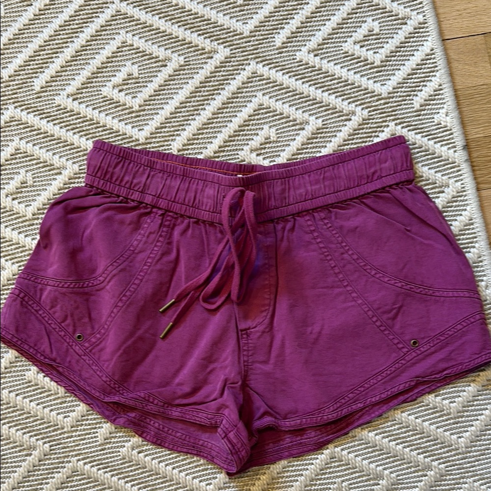 Anthropologie Tech Cargo Shorts in Violet *NWOT